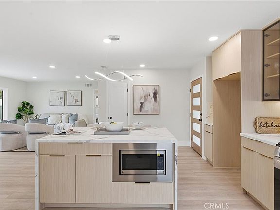 2nd image of 168 W 226th St
