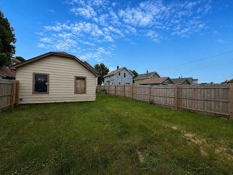 Listing photo 5