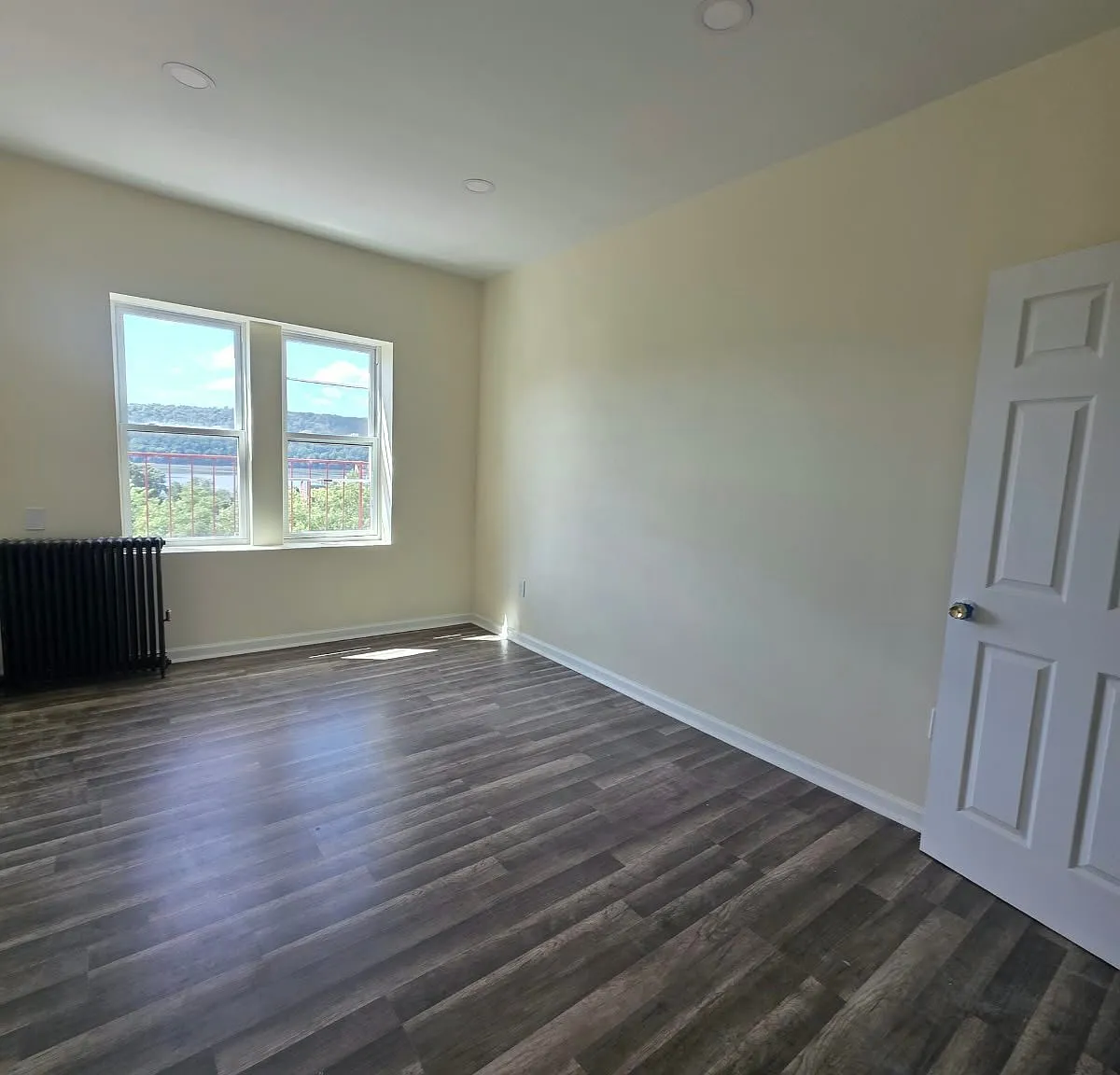 3 bed, 1.0 bath, $3,488 — Photo 3