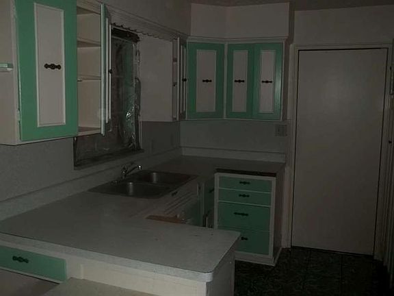 4th image of 1434 Harvard Blvd