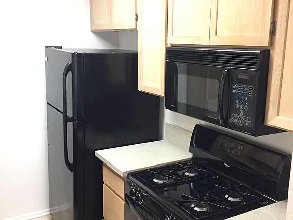 4th image of 1545 Amherst Ave APT 204