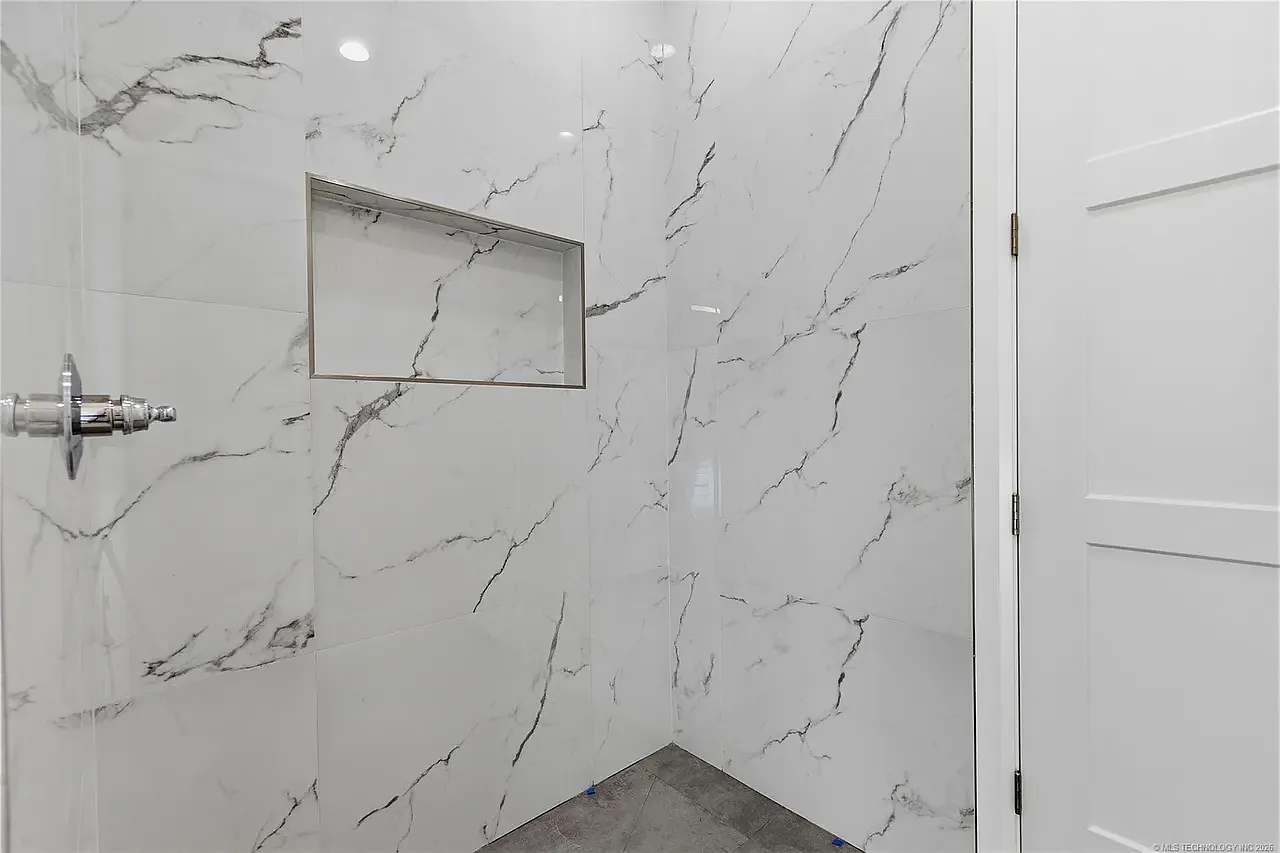 4 bed, 2.5 bath, 3039 sqft, $3,500 — Photo 2
