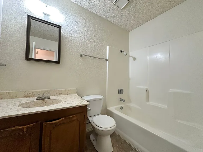 2312 Silverhill Dr — Photo 23