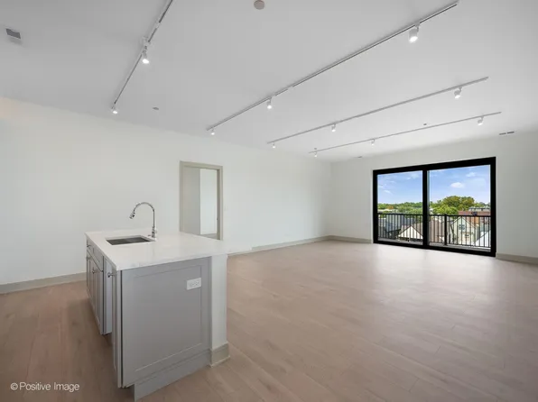 3202 N Racine Ave, Chicago, IL