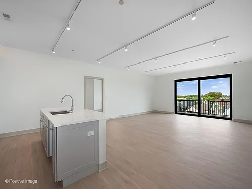 3202 N Racine Ave #301 Photo 1