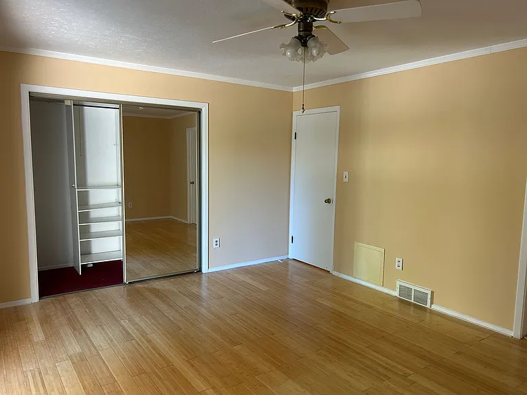 4456 Donna Dr — Photo 22