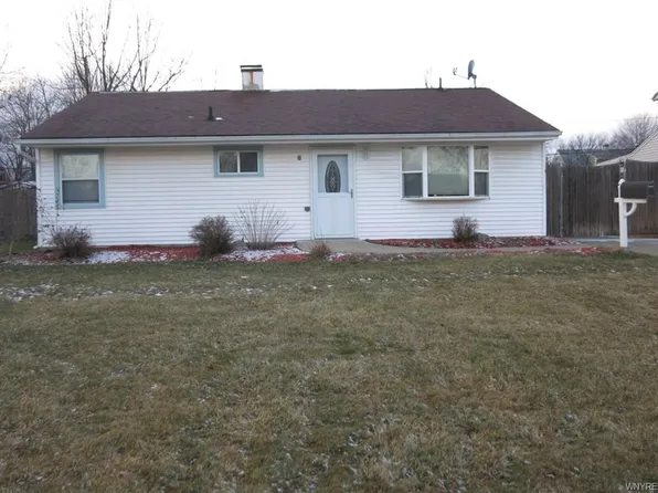 42 Monica Rd, Grand Island, NY 14072