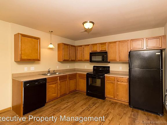 4th image of 547 Olive St