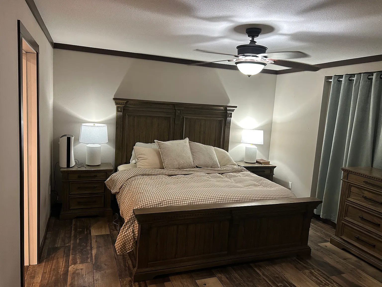 3 bed, 1700 sqft, $1,890 — Photo 1