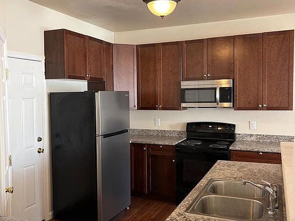 3rd image of 88 Smyrna Ave