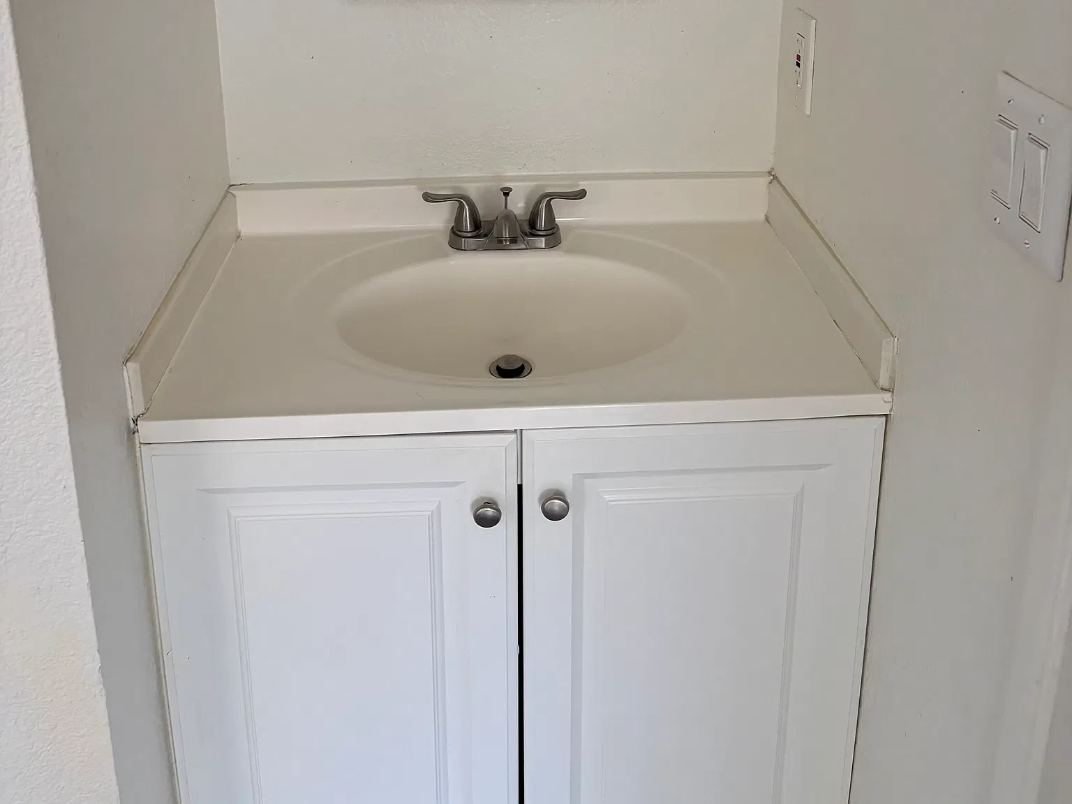 2 bed, $1,200 — Photo 1