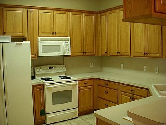 3rd image of 1002 Dawn Ct