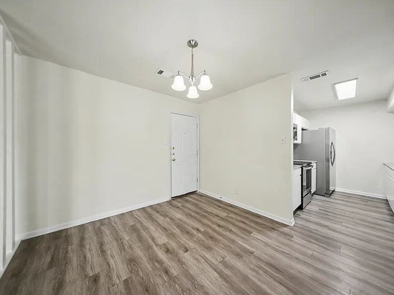 2902 Lawndale St — Photo 6
