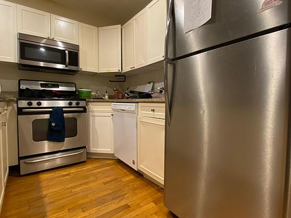 4th image of 168 Egmont St #4