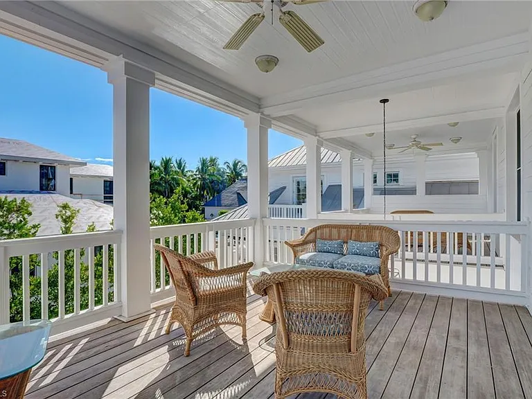 1551 Gulf Shore Blvd S — Photo 35