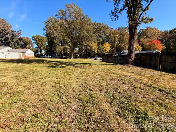 1519 Lisbon Ln, Charlotte, NC 28269