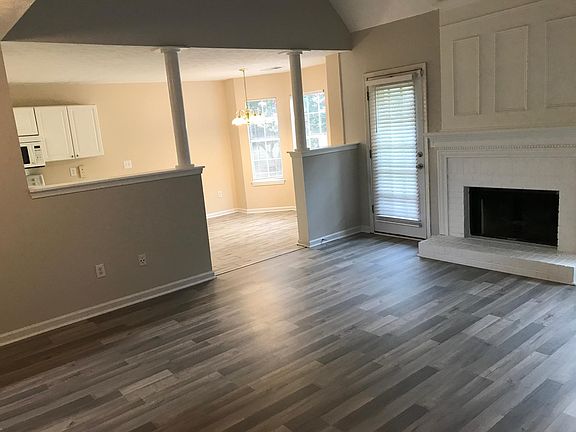 3rd image of 1120 Primrose Dr