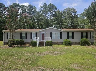 95 Dow Cir, Spring Lake, NC 28390