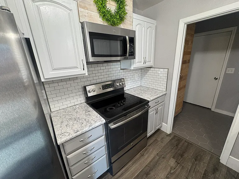4045 Sunrise Ct — Photo 12