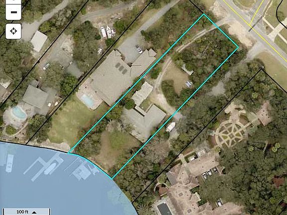 5th image of 733 Bayou Dr