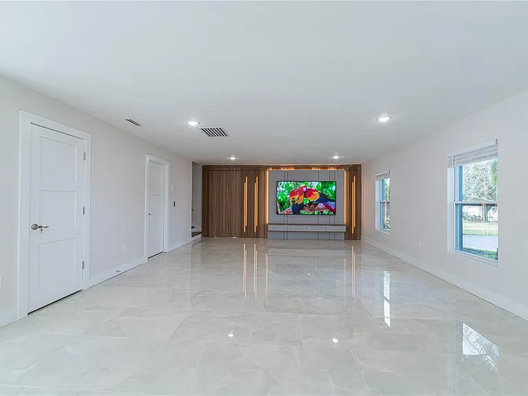 2721 Ingeborg Ct — Photo 16