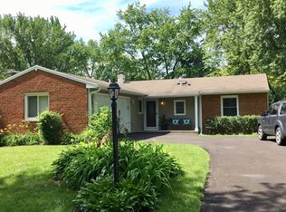 2008 E Hopi Ln, Mount Prospect, IL