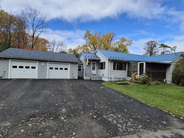 122 Washington Street, Oakland, ME 04963