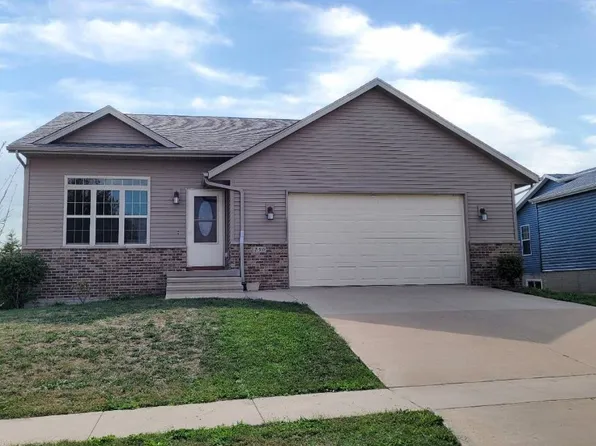 250 Grant Avenue Cir, Lisbon, IA 52253