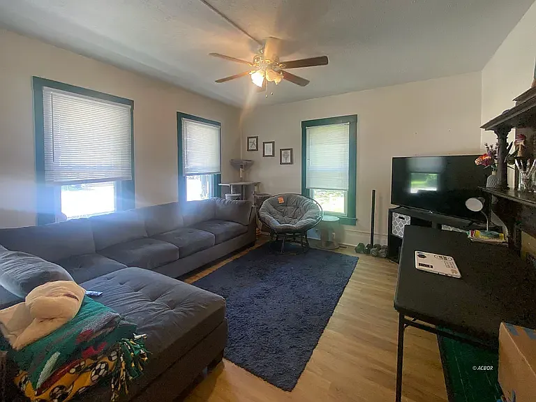 226 W Union St #1 — Photo 4
