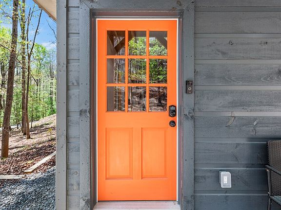 3rd image of 164 Echo Ln