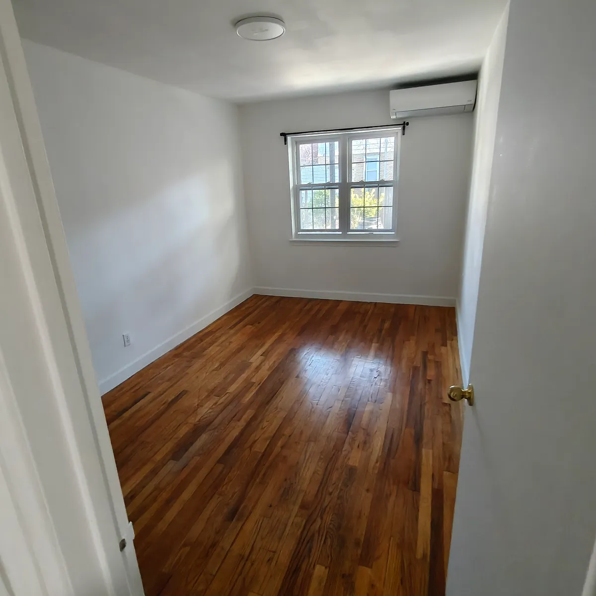 Building Photo - 198-14 32nd Ave #1