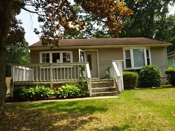 2nd image of 544 Longwood Ave