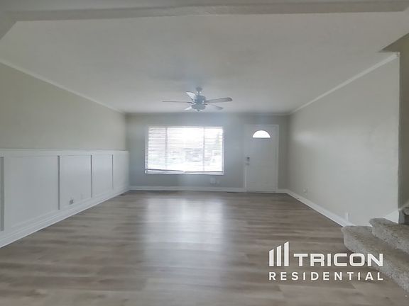 3rd image of 946 E Galena Dr