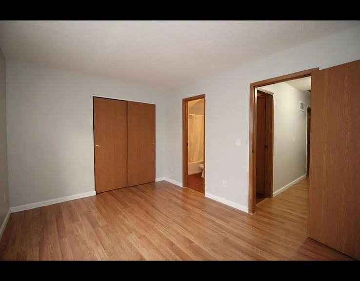 700 N Adelaide St #112 — Photo 6