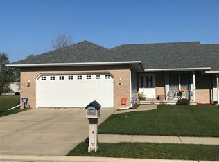 137 E Adams St, Manteno, IL 60950