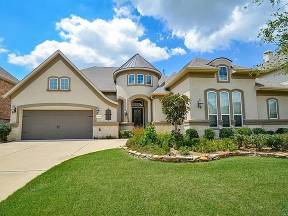3rd image of 2718 Dogwood Terrace Ln