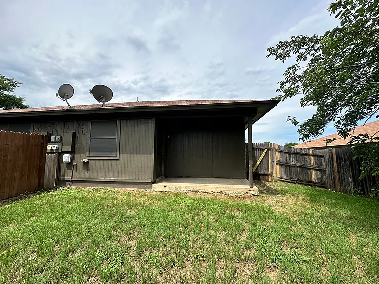 833 White Rock St — Photo 17