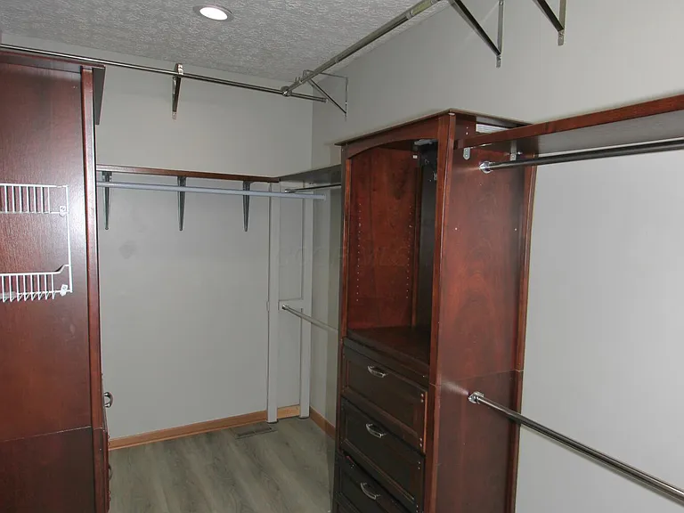 2515 Pressmen Dr — Photo 35