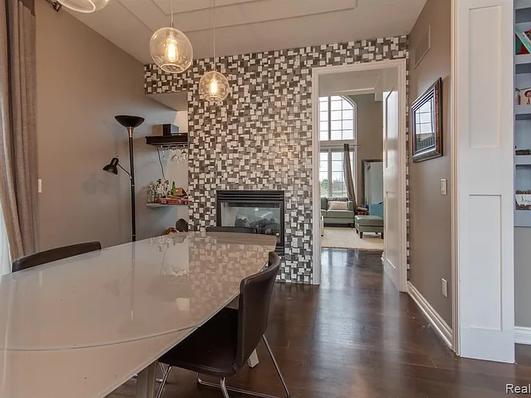1265 Old Colony Ln — Photo 27