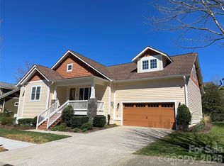 24 Creekside View Dr, Asheville, NC 28804