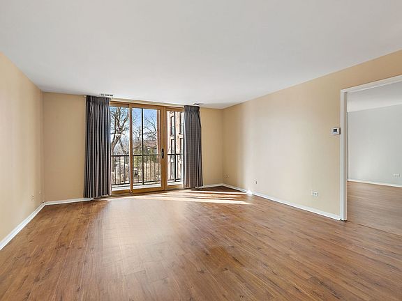 3rd image of 111 Acacia Dr APT 210