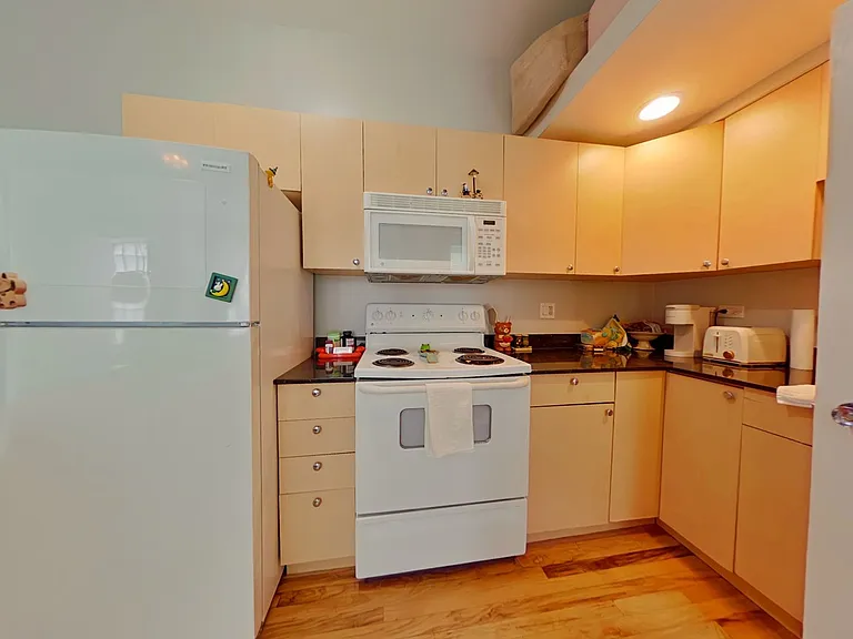 1247 N. State Pkwy — Photo 3