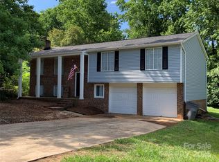 1608 Van Dyke Dr, Charlotte, NC 28213