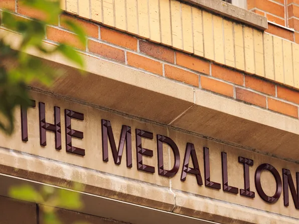 The Medallion - Fully Furnished Flexible Leases 30+ Days