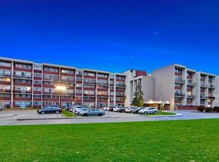 1050 Stainton Dr UNIT 231, Mississauga, ON L5C2T7