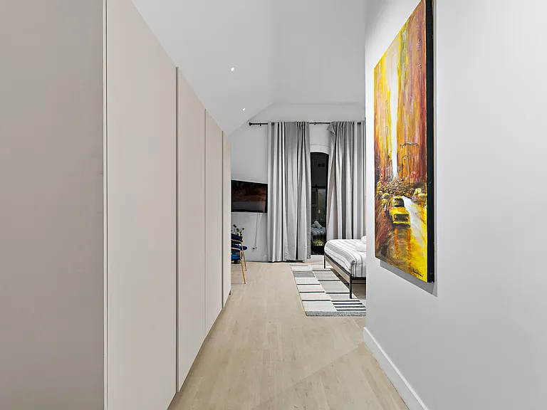 455 N Crescent Heights Blvd — Photo 36