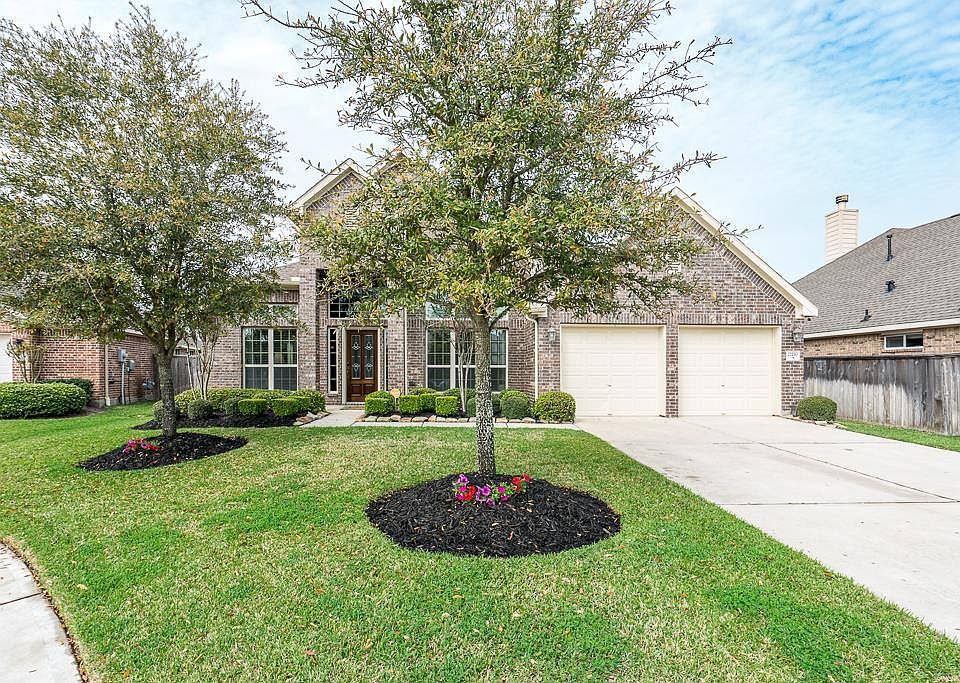1st image of 27230 Horseshoe Falls Ln