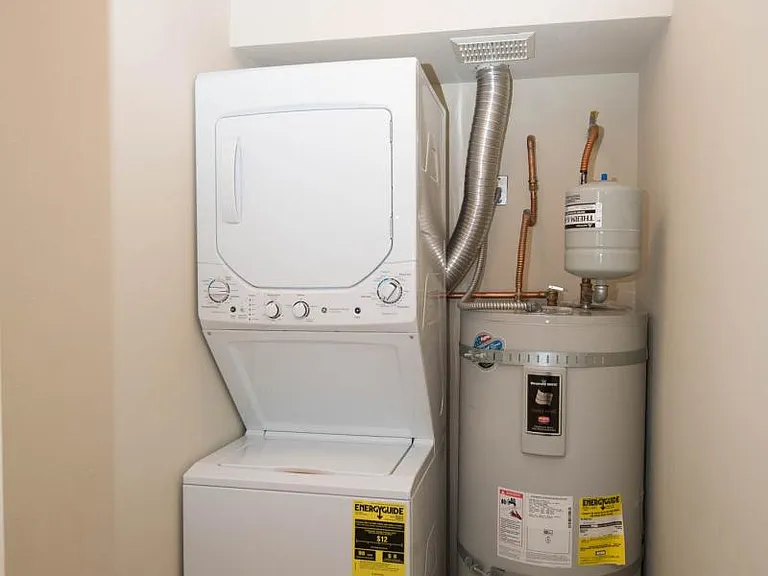 brand new washer/dryer in-unit