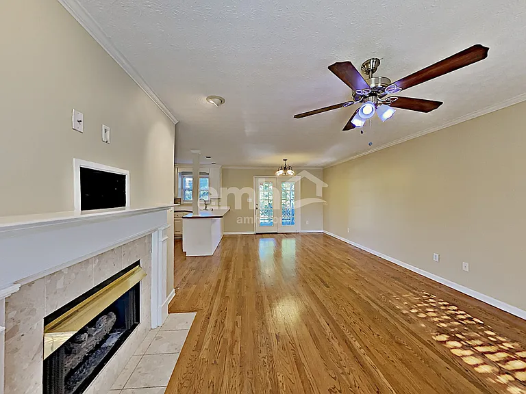 403 Woodlands Dr — Photo 6