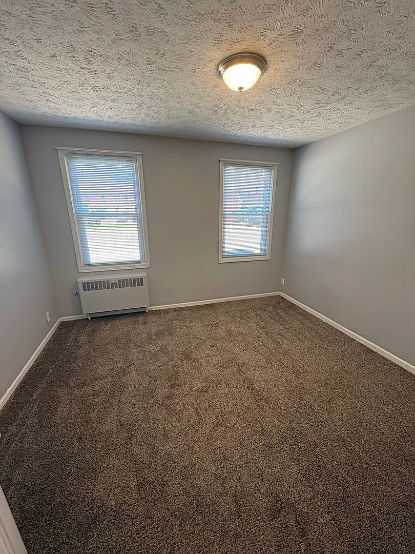 Hillside Court Apartments (3166 Davenport St.) — Photo 4